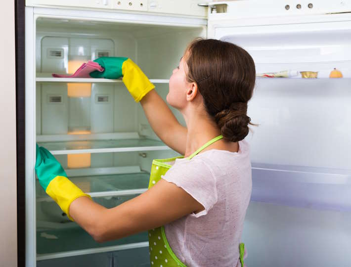 How Should You Deodorize Your Fridge?