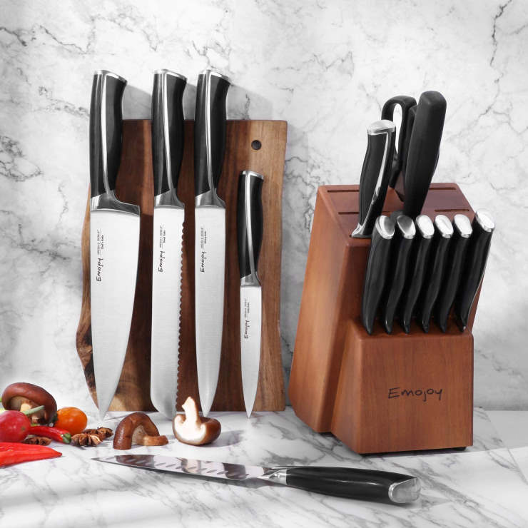 https://kitchenvs.com/wp-content/uploads/2022/08/Emojoy-15-Piece-Kitchen-Knife-Set-1.jpg