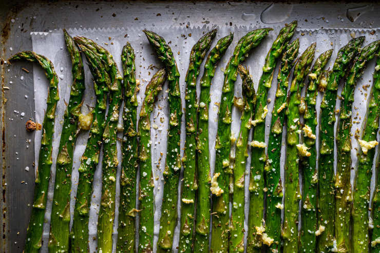 how to cook asparagus in the oven, laid down