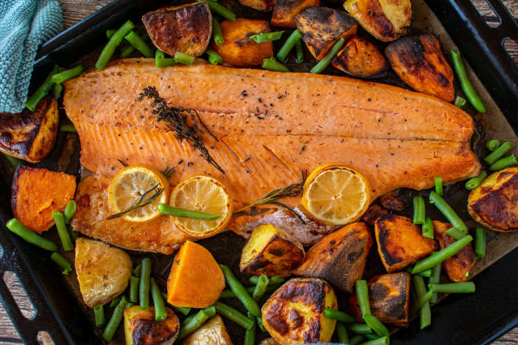 how to cook salmon in the oven, garnished