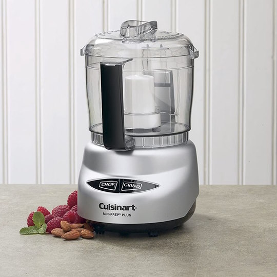 A Guide to Choosing the Right Food Processor for Your Kitchen