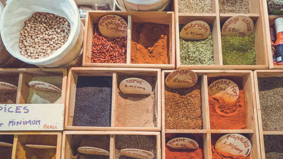 Role of Herbs and Spices in Mixology