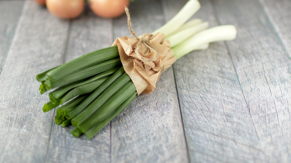 Guide to Storing and Preserving Fresh Green Onions in the Fridge