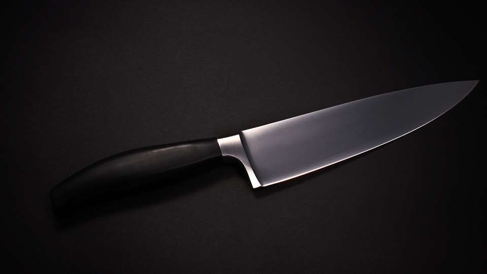 How to Sharpen Kitchen Knives at Home