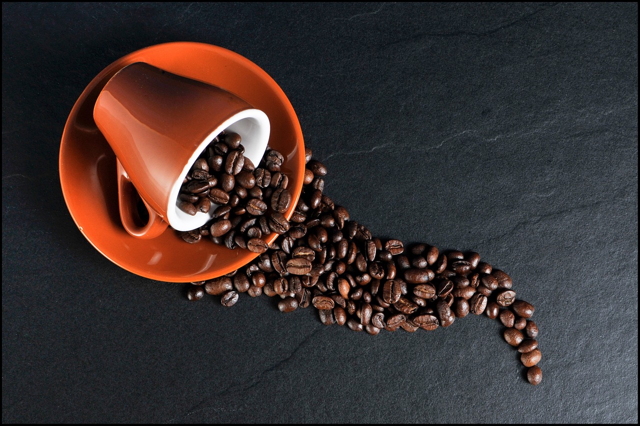 Coffee Beans vs. Instant Coffee: Understanding the Differences and Benefits